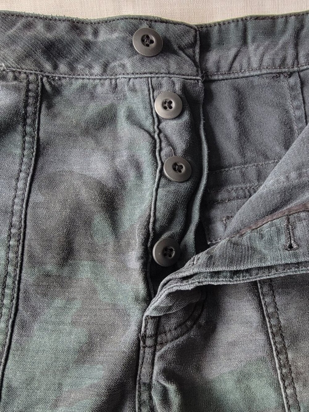 Free People Scout Camo Embroidered Utility Shorts Green Floral Frayed Hem - Picture 7 of 15